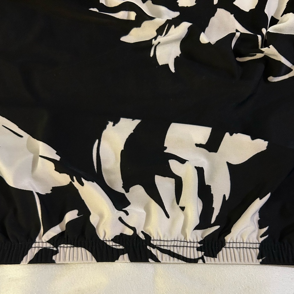 INC International Concepts Black & White large floral rose Embellished Blouse 1X - Picture 8 of 14